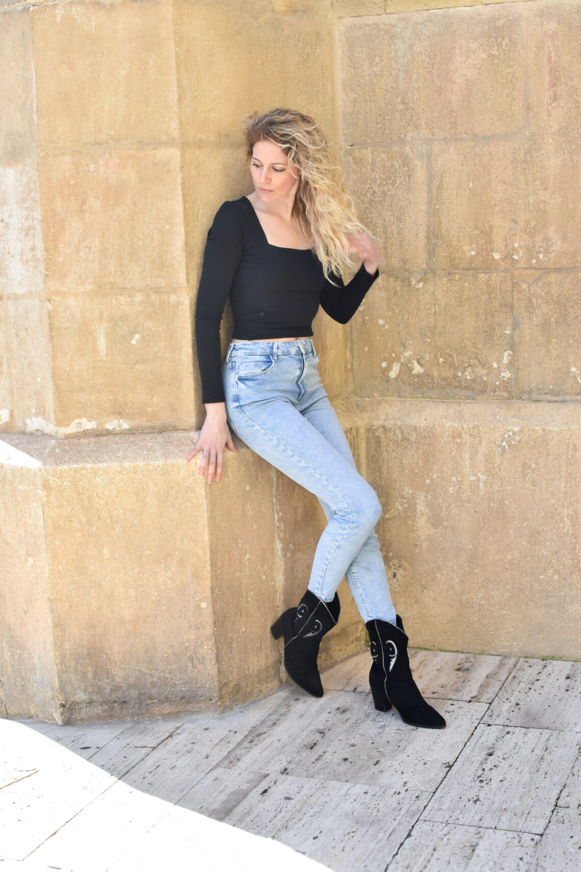 Noemi R.