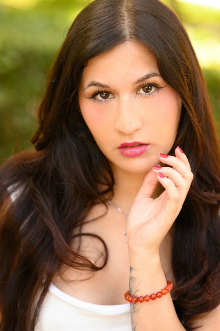 Ángela R.